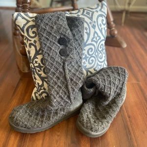 UGG Boots! Women’s Classic Cardy. Grey. Size 10.